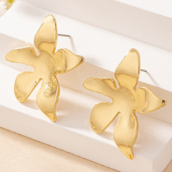 Aretes Flor Dorada Metal  C609