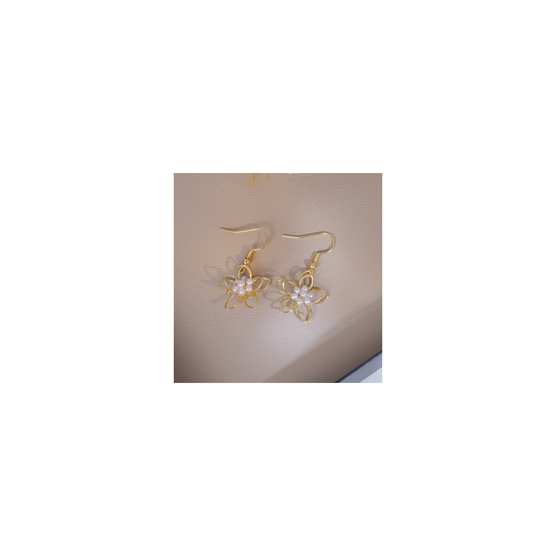 Aretes Flor y Perlitas Dorada  2C5