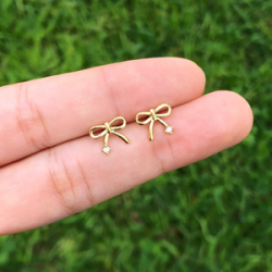 Aretes Lazo con Zirconia Chapa de Oro Az156