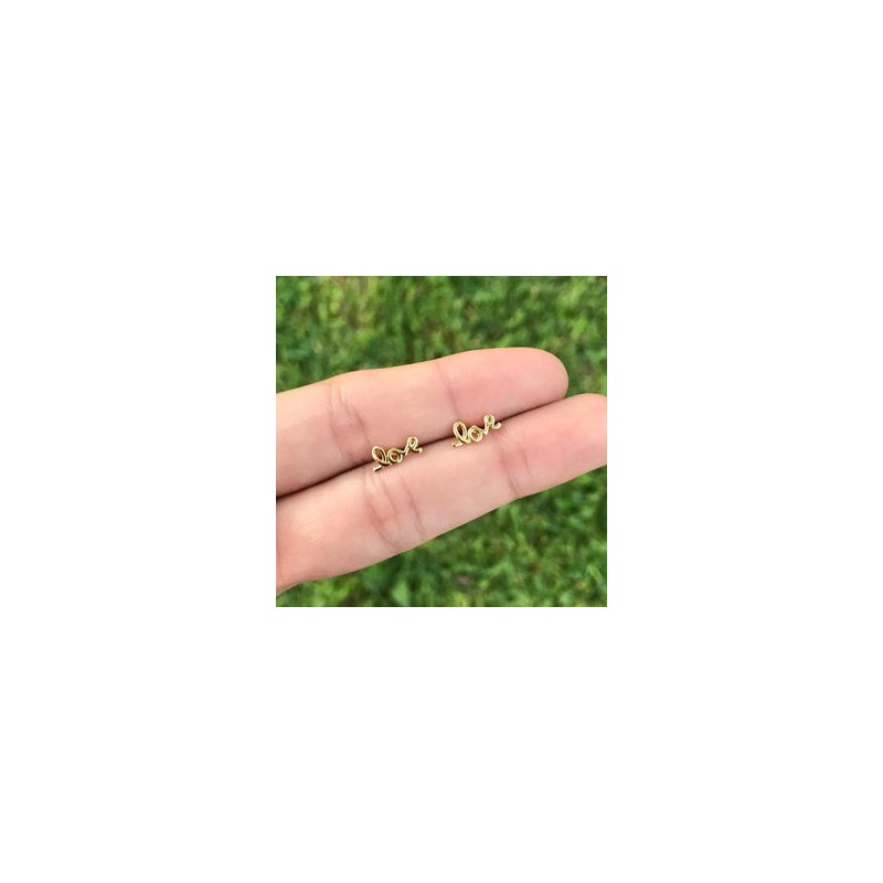 Aretes Love Chapa de Oro de 18K  Az54