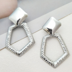 Aretes Penta Plateados  1Q4