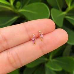 Aretes Rayo Magenta Chapa de Oro 18k  Az180