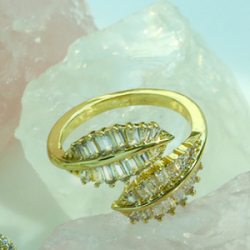 Anillo Ajustable Hojas Chapa de Oro   C613