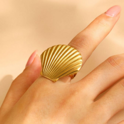 Anillo Gran Concha Dorada Acero Inoxidable    1i1