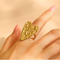 Anillo Gran Corazon Dorado  Acero Inoxidable    1G1