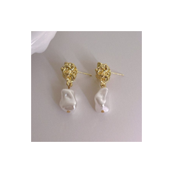 Aretes Arrugados Dorados con Perla  1E4
